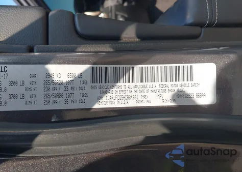 2017 Jeep Grand Cherokee Overland 4X4 из США, поврежденный, VIN 1C4RJFCG5HC804031